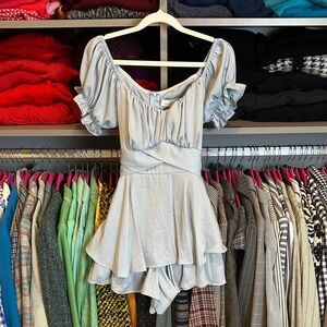 American Threads pale blue short sleeve ruffled back tie back zipper romper S